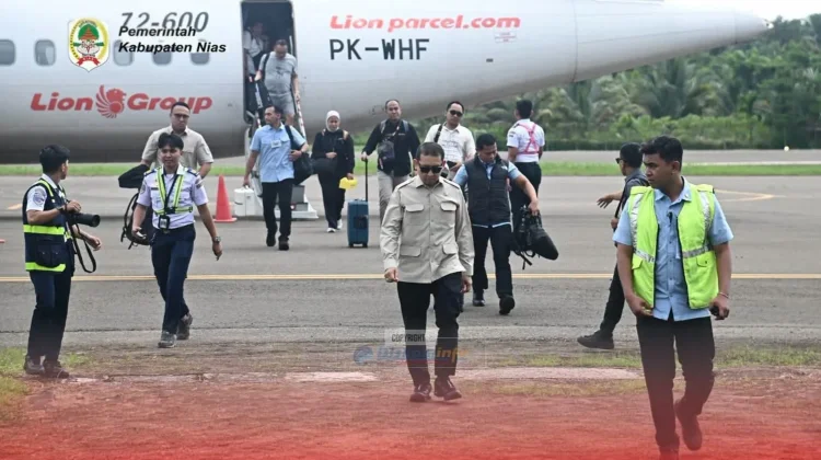 Menteri Kebudayaan Republik Indonesia Tiba di Kepulauan Nias