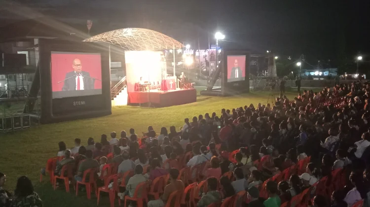 Umat Nasrani Ikuti Kebaktian Pembaharuan Iman di Alun Alun Gunungsitoli