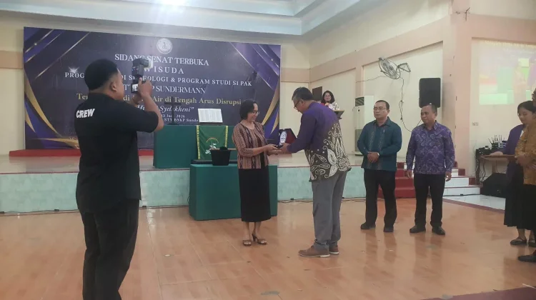 Ephorus ONKP Hadiri Pembukaan Akademik dan HUT Ke-28 STT BNKP Sundermann