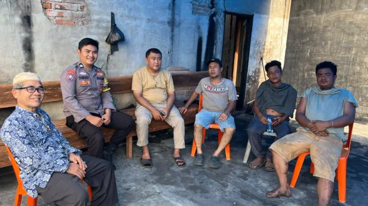Bhabinkamtibmas Polres Nias Sambangi Warga Binaan Korban Kebakaran