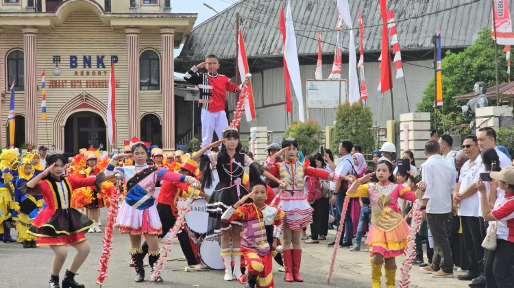 Parade Penghormatan Peserta Lomba Drumband Sekota Gunungsitoli