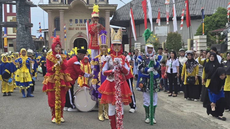 Parade Penghormatan Peserta Lomba Drumband Sekota Gunungsitoli