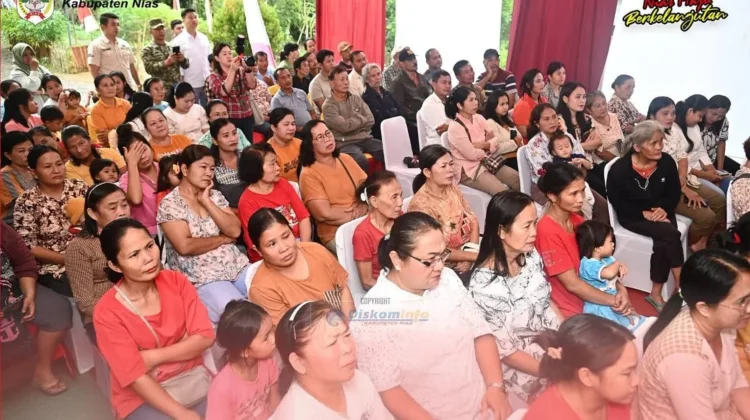 Kunjungan Kerja Pangdam I/Bukit Barisan di Sumur Bor Desa Onozitoli Olora