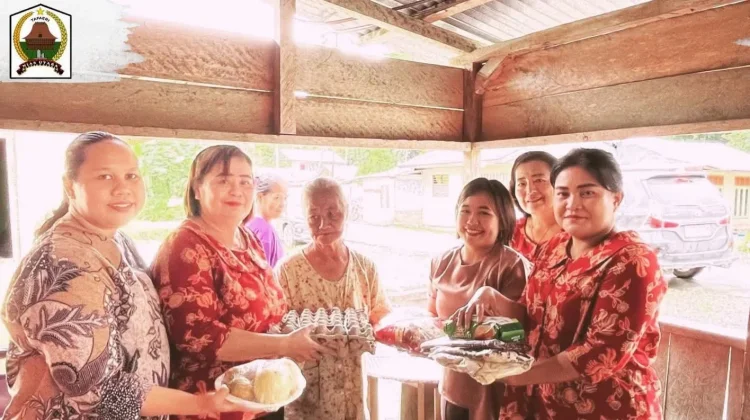 DWP Dinas Sosial Nias Utara Gelar Aksi "Berbagi Kasih" untuk Lansia