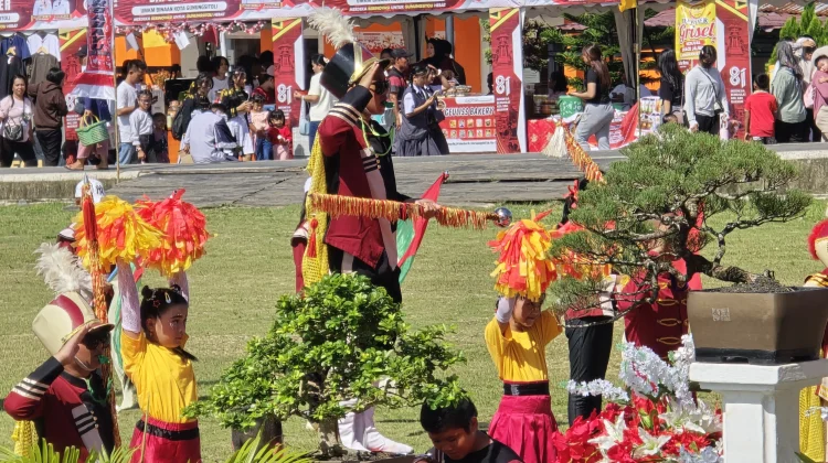 Drumband SD Negeri 074038 Tohia Semarakkan Hari Kemerdekaan RI