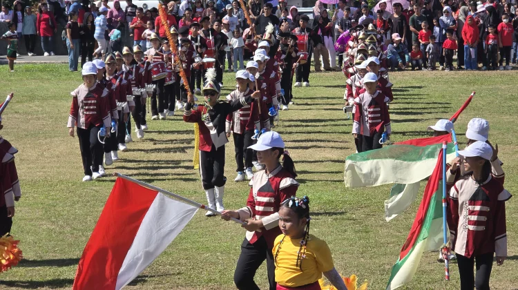 Drumband SD Negeri 074038 Tohia Semarakkan Hari Kemerdekaan RI