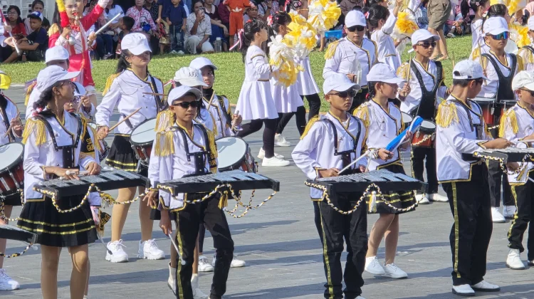 Drumband SD Negeri 070974 Gunungsitoli Rayakan Kemerdekaan Republik Indonesia