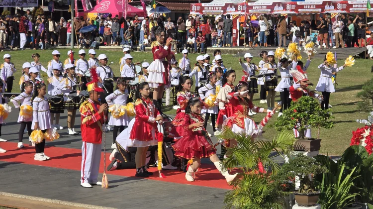 Drumband SD Negeri 070974 Gunungsitoli Rayakan Kemerdekaan Republik Indonesia