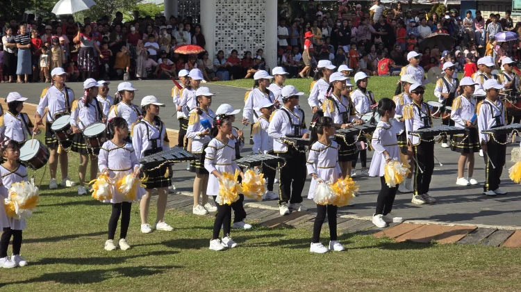 Drumband SD Negeri 070974 Gunungsitoli Rayakan Kemerdekaan Republik Indonesia