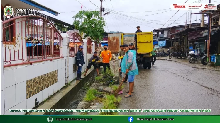 Cegah Genangan Air, Dinas Perkim-LH Nias Bersihkan Drainase di Idanogawo