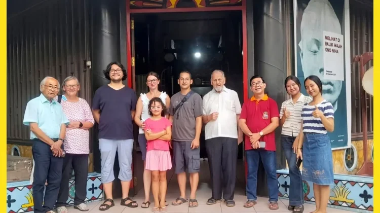 Museum Pusaka Nias Sambut Kunjungan Kehangatan Keluarga Dokter Bago