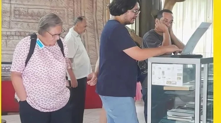 Museum Pusaka Nias Sambut Kunjungan Kehangatan Keluarga Dokter Bago
