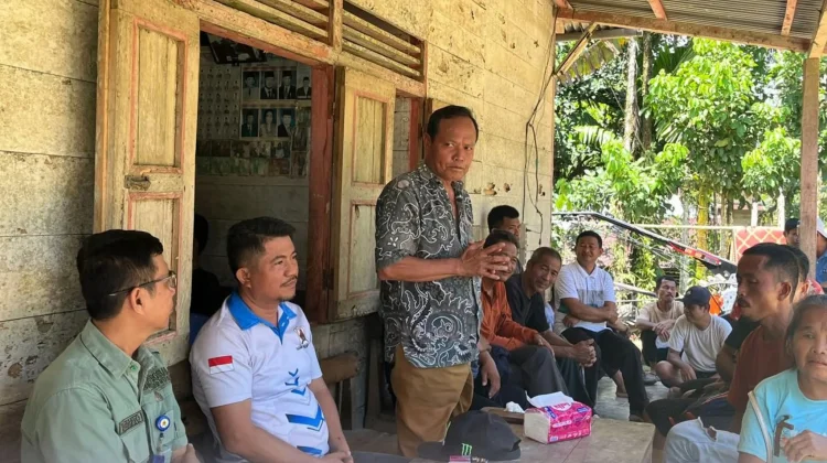 Kemensos Salurkan Solar Cell dan Bantuan Stimulan untuk KAT di Nias Utara