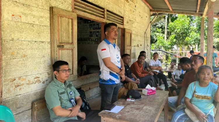Kemensos Salurkan Solar Cell dan Bantuan Stimulan untuk KAT di Nias Utara