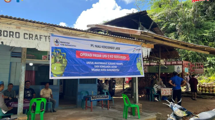 Pemko Gunungsitoli Salurkan 1.120 Tabung Melon di Dua Desa