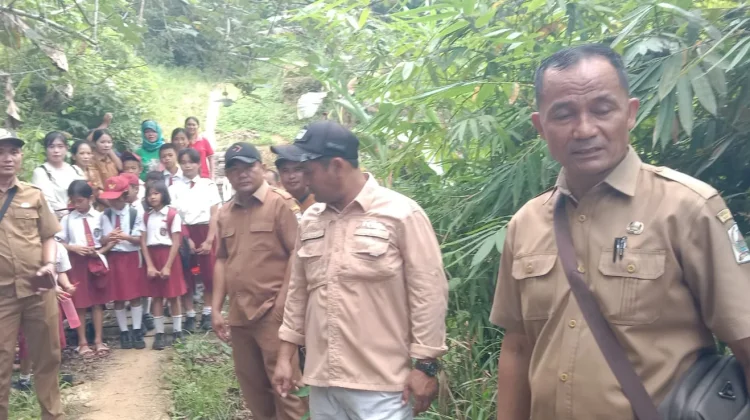 Guru Pelajar hingga Warga Meminta Pembangunan Jembatan
