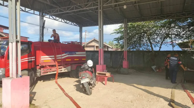Pengujian Pompa Portabel YMT220 oleh Damkarmat Kota Gunungsitoli