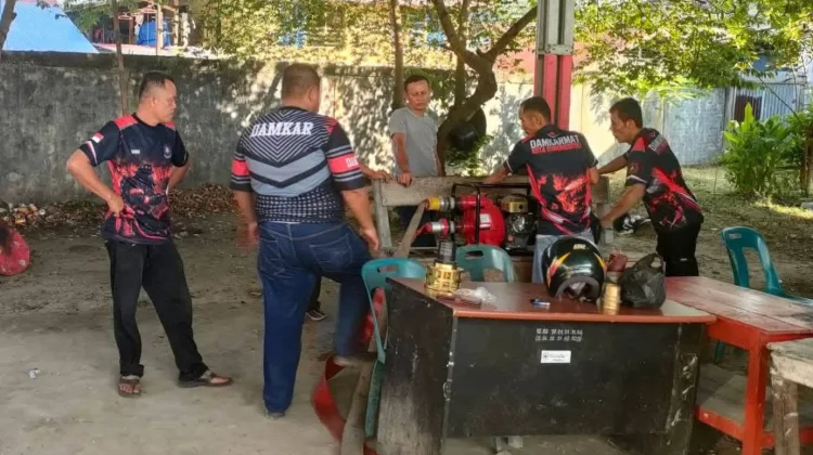 Pengujian Pompa Portabel YMT220 oleh Damkarmat Kota Gunungsitoli
