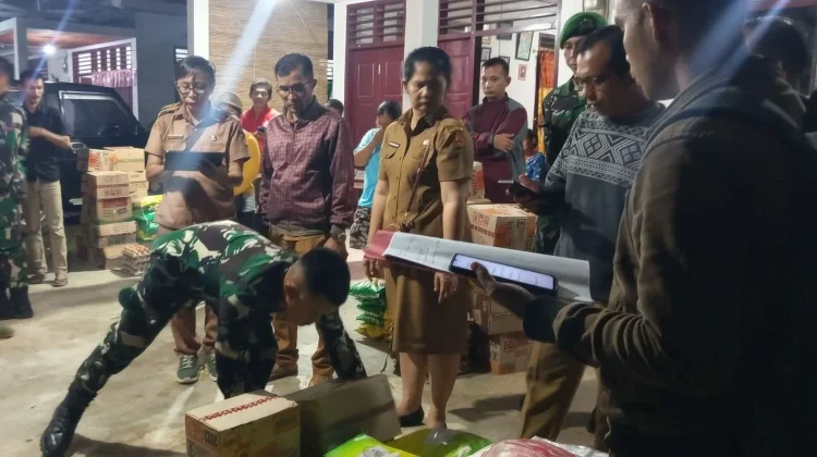 Pemkab Nias Barat Salurkan Bantuan kepada Warga Terdampak Banjir