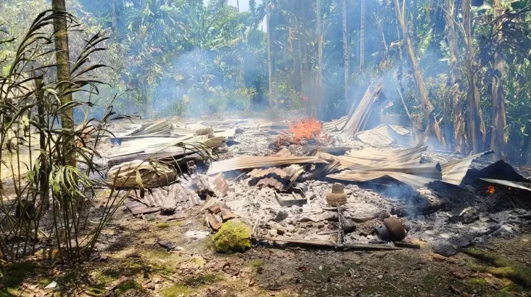 Kebakaran Rumah Milik Lansia di Desa Simandraölö,
