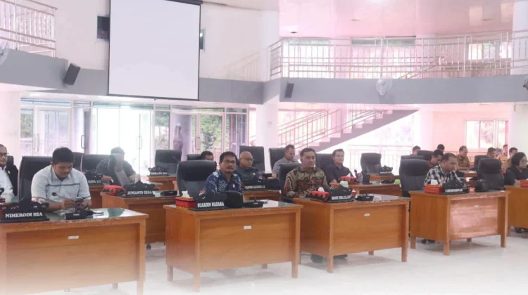 Fraksi-Fraksi DPRD Nias Utara Sampaikan Pemandangan Umum Ranperda Perubahan APBD