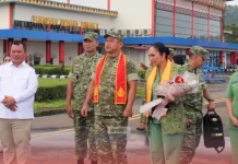 Bupati Nias Sambut Kedatangan Kasad di Bandara Binaka