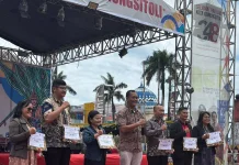 Penyuluh Agama Kristen Terima Penghargaan dari Pemko Gunungsitoli
