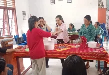 Kader PKK Gunungsitoli Dilatih Membuat VCO dan Eco Enzyme
