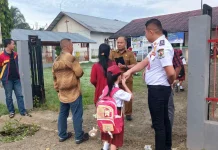 Kadis Perhubungan Nias Utara Buka Kegiatan MPLS di SDN 071032 Lakha
