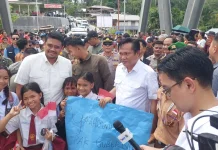 Gubernur Bobby Disambut Hangat oleh Warga Nias Barat