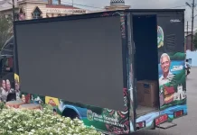 Videotron Keliling Milik Dinsikominfo Sumut Disiagakan Nonton Bareng