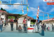 Menjelang 17-an, Kantor Diskominfo Kabupaten Nias Pasang Ornamen Kemerdekaan