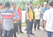 Tinjau Jalan Amblas di Siduaori, Bupati Nisel Segera Tangani agar Akses Lancar
