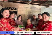 DWP Dinas Sosial Nias Utara Gelar Aksi "Berbagi Kasih" untuk Lansia