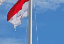 Pengibaran Bendera Merah Putih oleh Paskibraka Kota Gunungsitoli