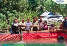 Kemensos Salurkan Solar Cell dan Bantuan Stimulan untuk KAT di Nias Utara