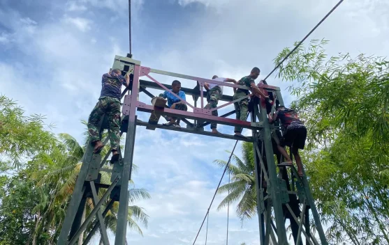 Pembangunan Jembatan Gantung di Sungai Moroo Karya Bakti TNI Berlanjut
