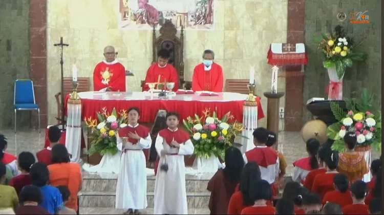 Komunitas Katolik Toraja Jayapura Merayakan Pentakosta