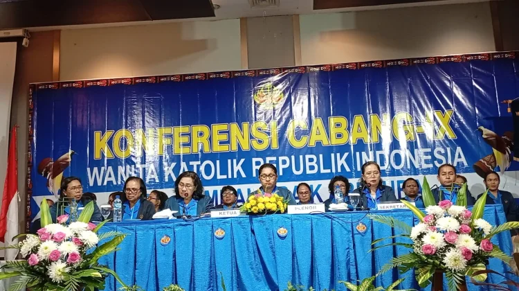 Rangkaian Bunga Hidup Hasil Karya Ibu Ibu WKRI Cabang Abepura Mewarnai Kofercab IX