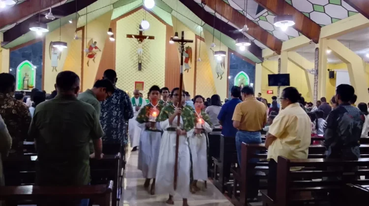 Uskup Keuskupan Jayapura Memimpin Misa Pembukaan Kursus Khatolisitas