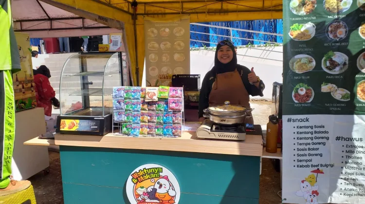 Kehadiran UMKM Memeriahkan RRI Fest di halaman RRI Jayapura