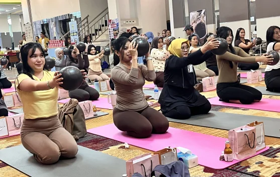 Blink Studio Jayapura Gelar Perayaan Enam Tahun Glow Inside & Out