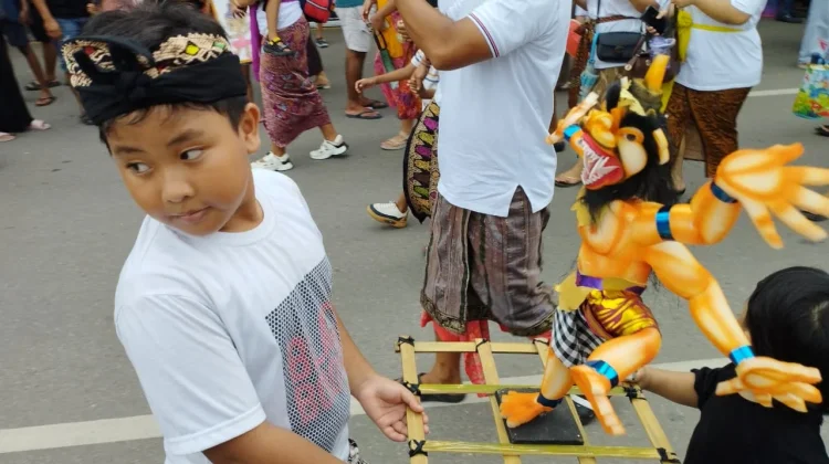 Arak Arakan Ogoh Ogoh Meriah Libatkan Anak Anak