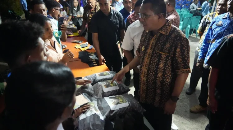 Pra-Launching OSOP di Maumere, Gubernur Soroti Defisit Rp51 Triliun, Dorong Sekolah