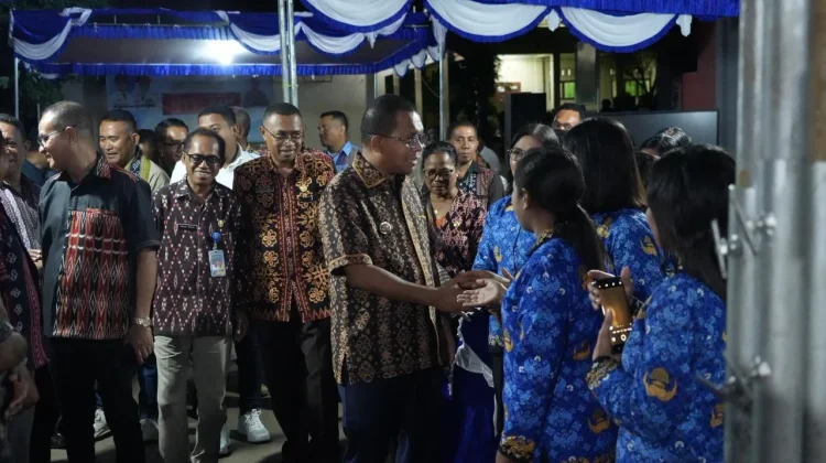 Pra-Launching OSOP di Maumere, Gubernur Soroti Defisit Rp51 Triliun, Dorong Sekolah