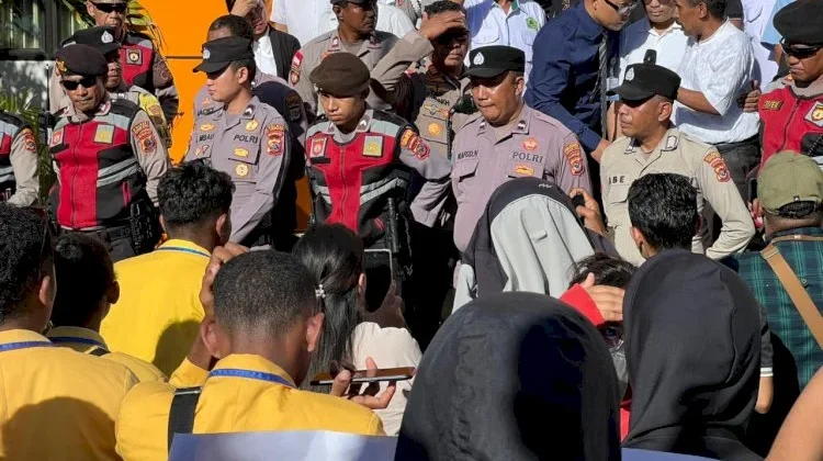 Unjuk Rasa di IAKN Kupang dapat Pengawalan Polisi