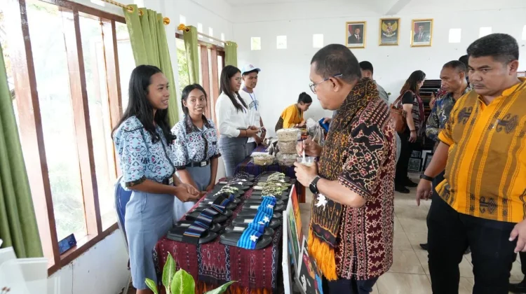 NTT Mart & Dapur Flobamorata Diluncurkan, Gubernur Melki Dorong Sekolah Produktif
