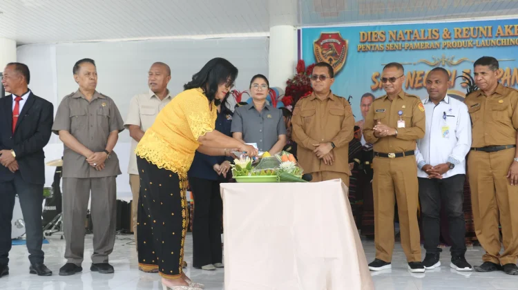 SMA Negeri Lima Kupang Luncurkan OSOP Perkuat Jiwa Wirausaha Siswa Berprestasi