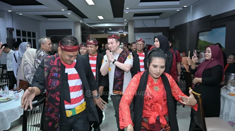 Wali Kota Kupang Lantik Pengurus Kerukunan Keluarga Madura