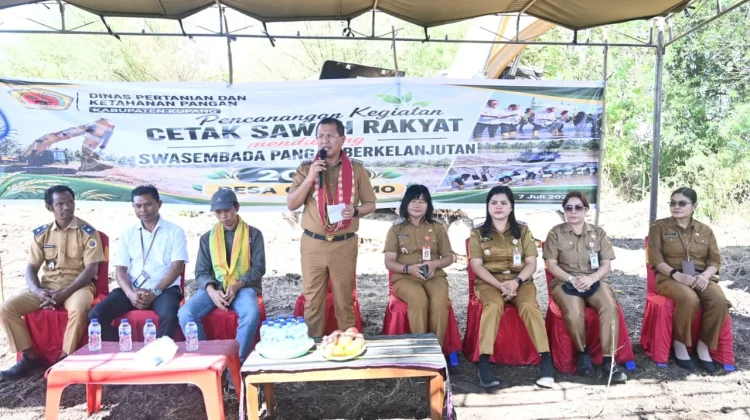 Bupati Kupang Pimpin Cetak Sawah Baru 77 Hektare di Desa Oelatimo